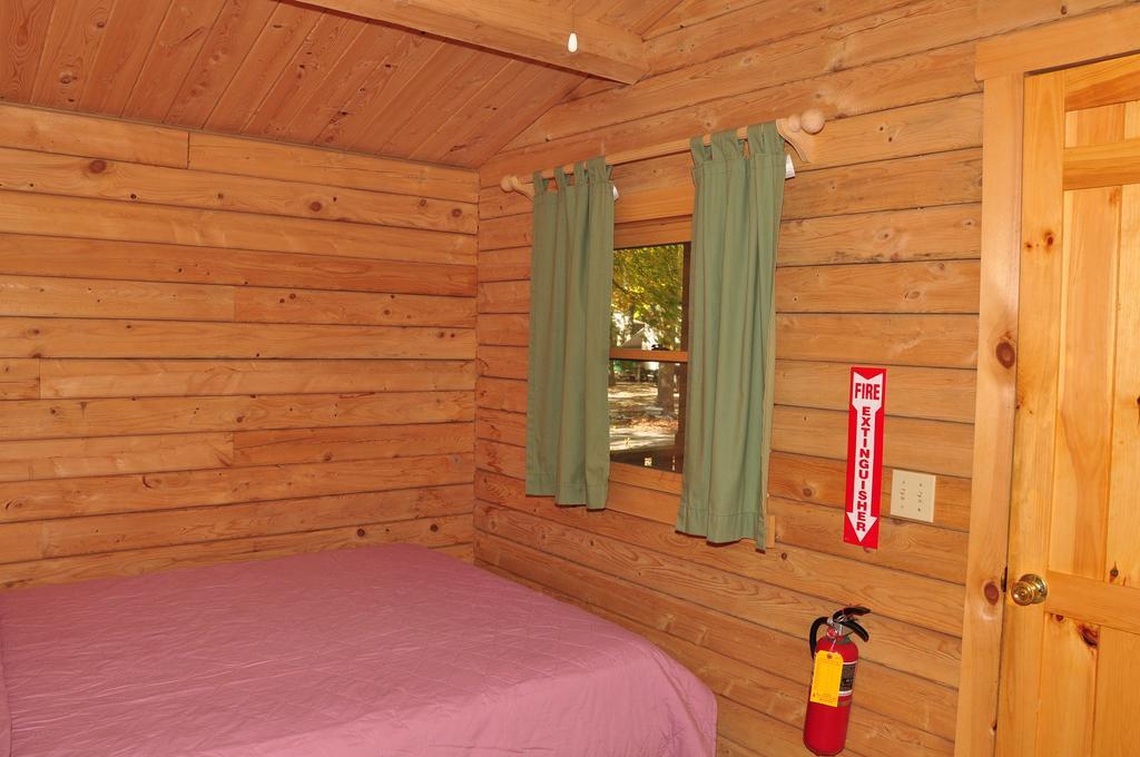 Tranquil Timbers Cabin 11 스터전 베이 외부 사진